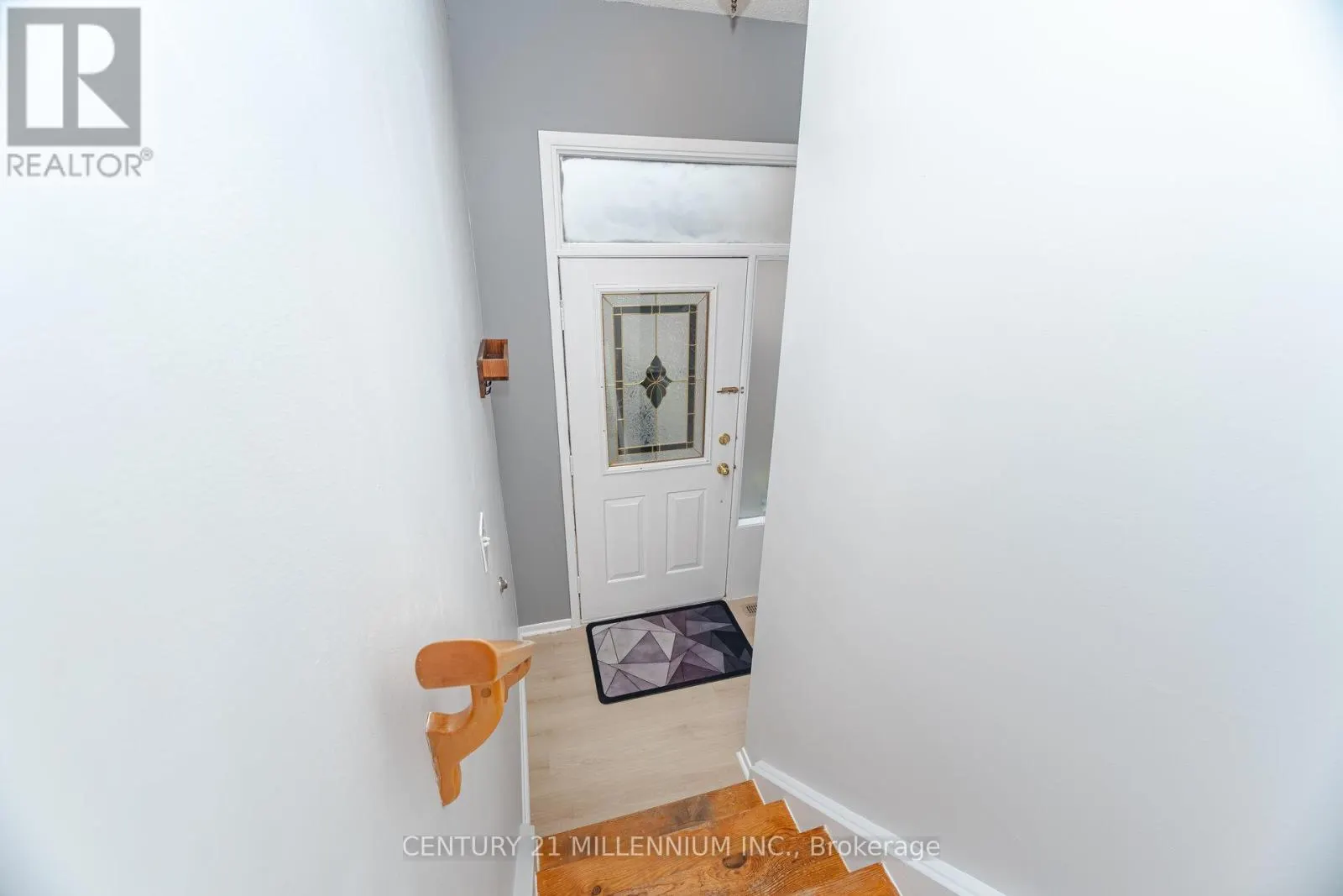 26 SPRUCEDALE COURT