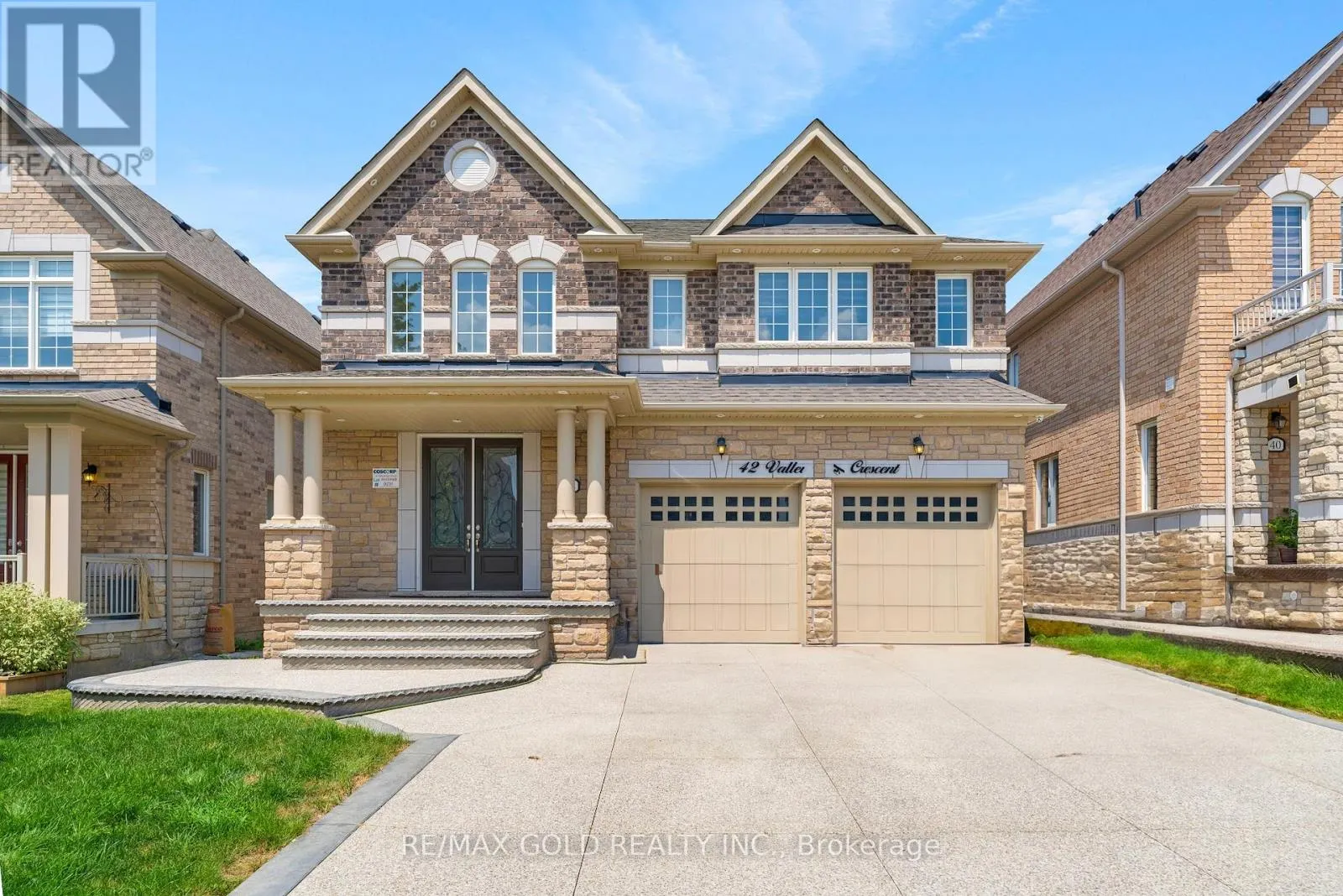 42 VALLEYBROOK CRESCENT S