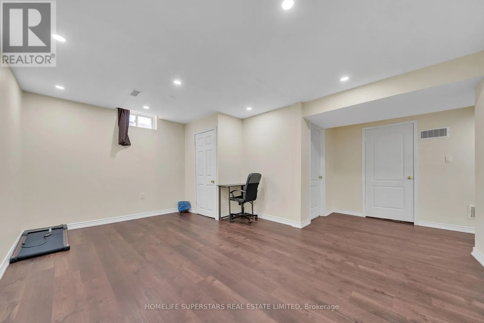 82 JEWEL CRESCENT