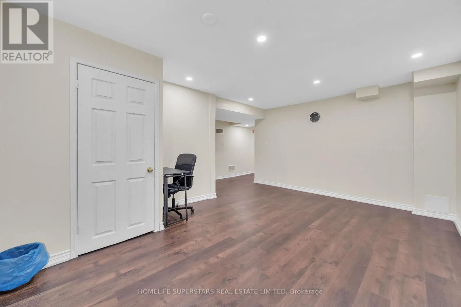 82 JEWEL CRESCENT