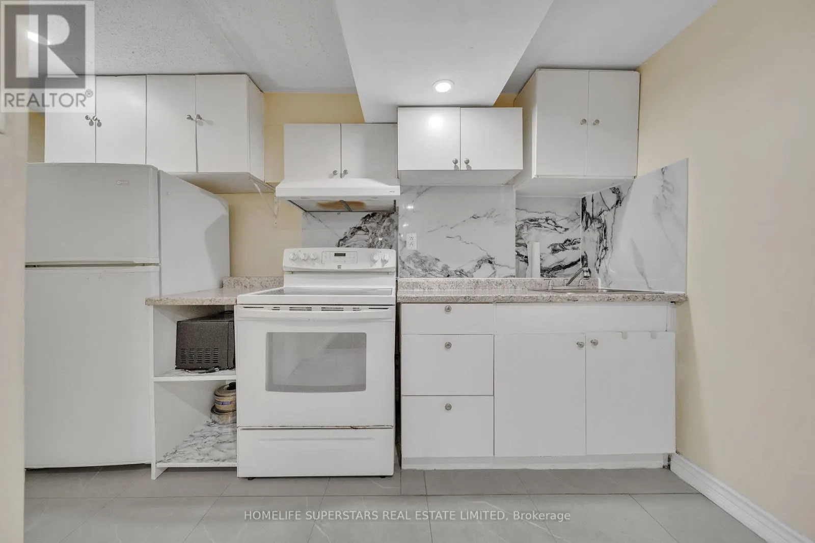82 JEWEL CRESCENT