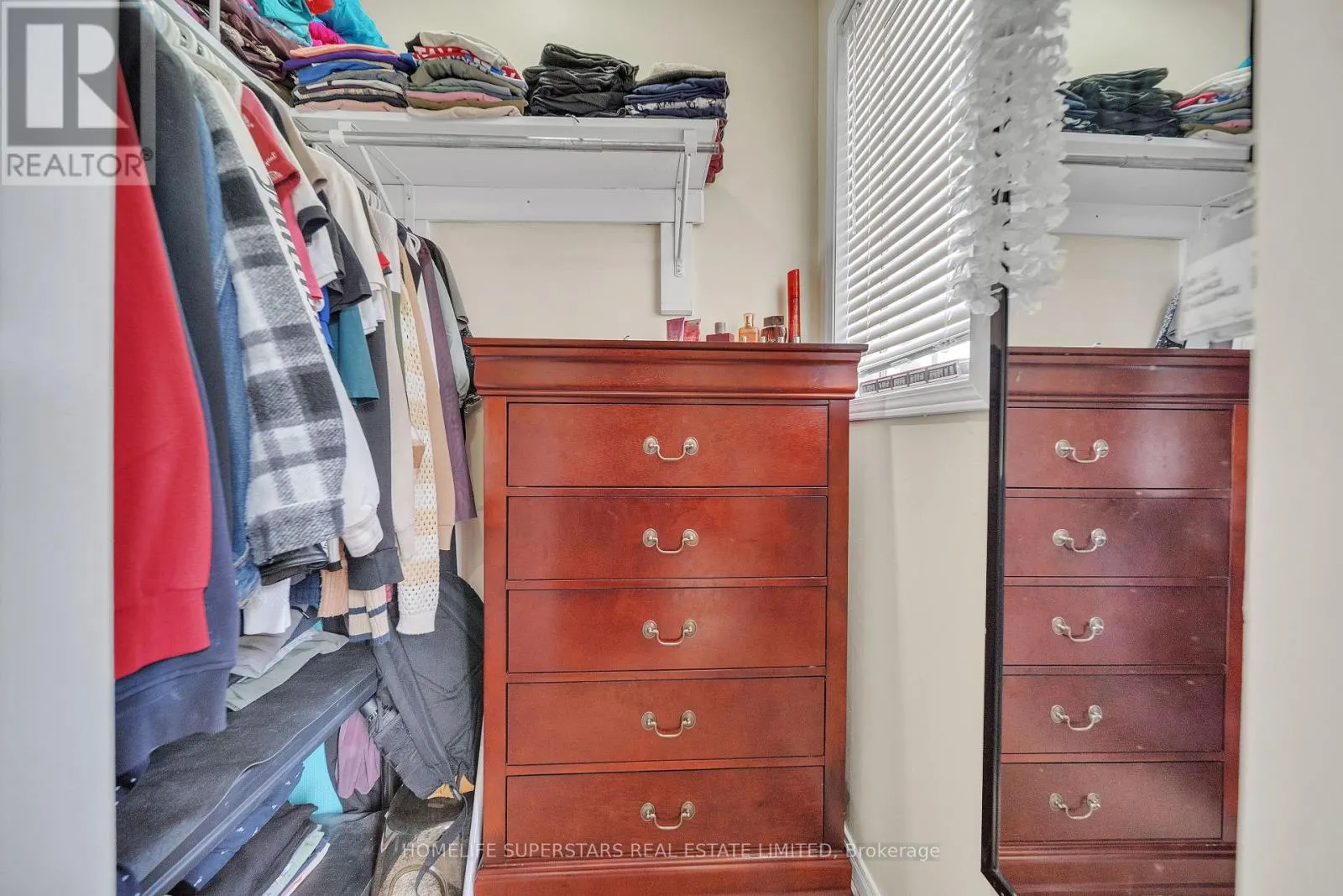 82 JEWEL CRESCENT