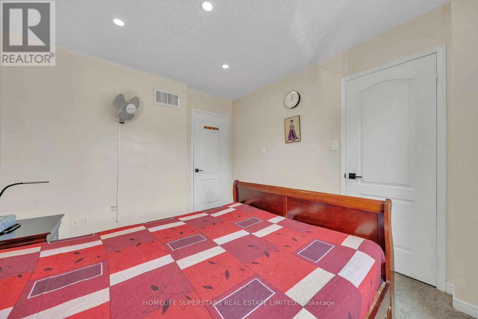 82 JEWEL CRESCENT