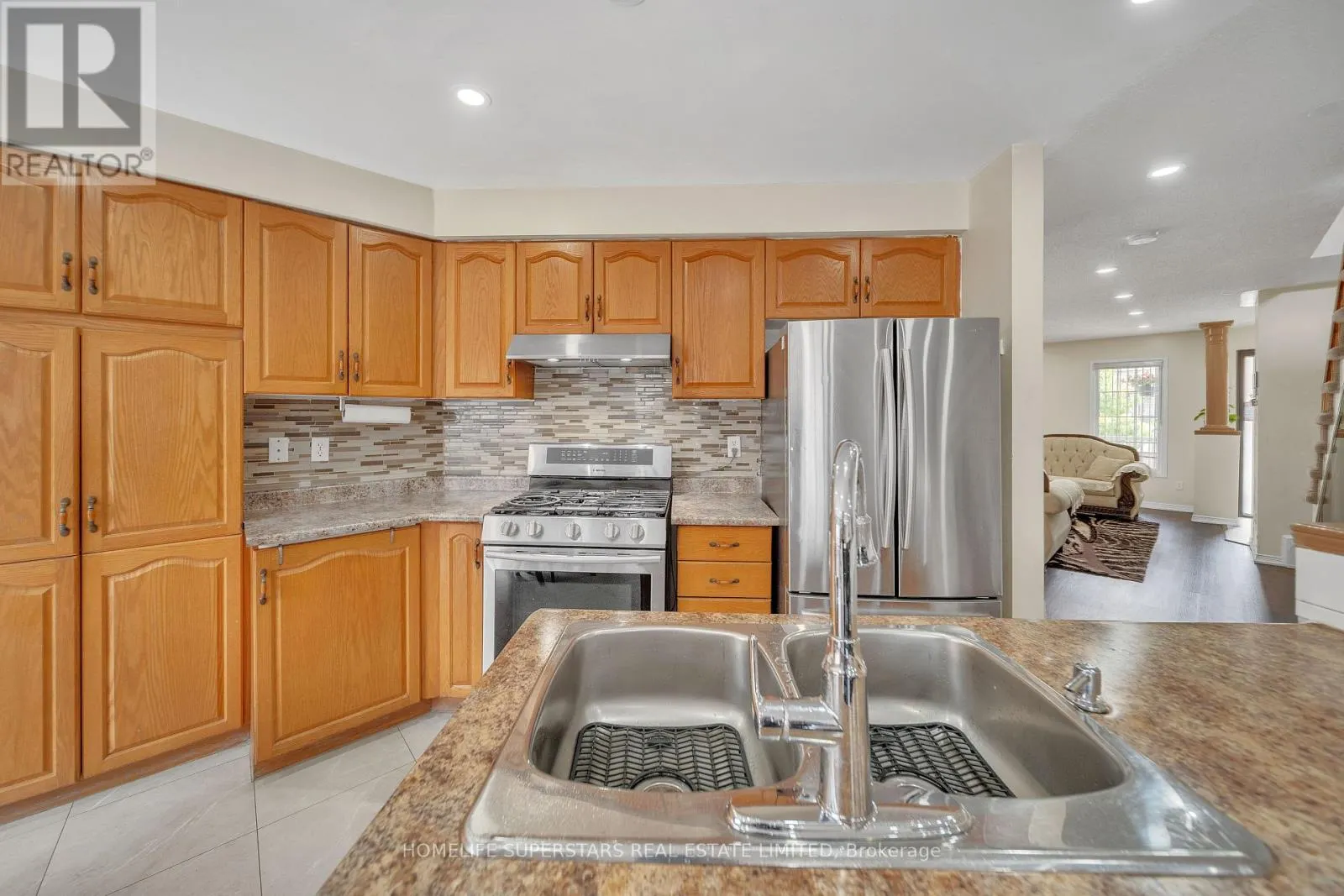 82 JEWEL CRESCENT