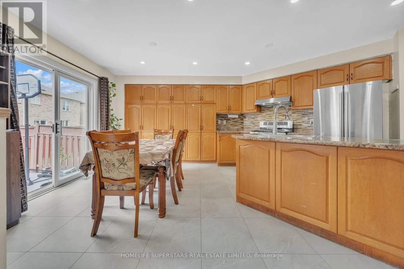 82 JEWEL CRESCENT