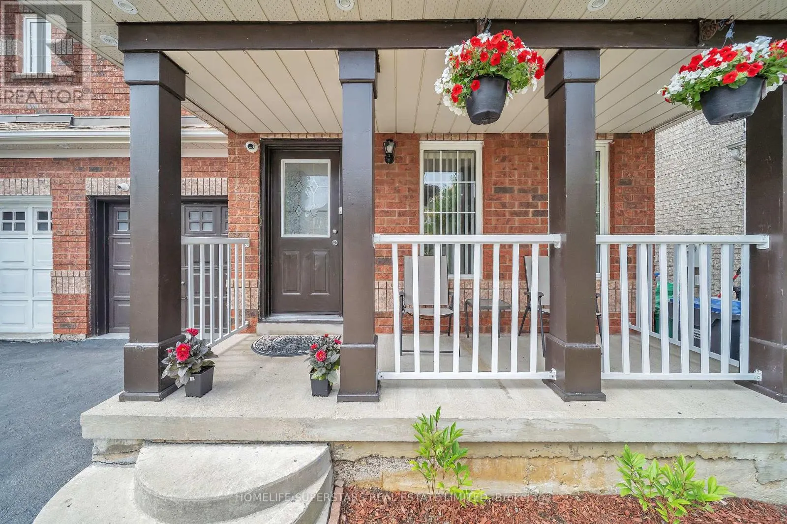 82 JEWEL CRESCENT