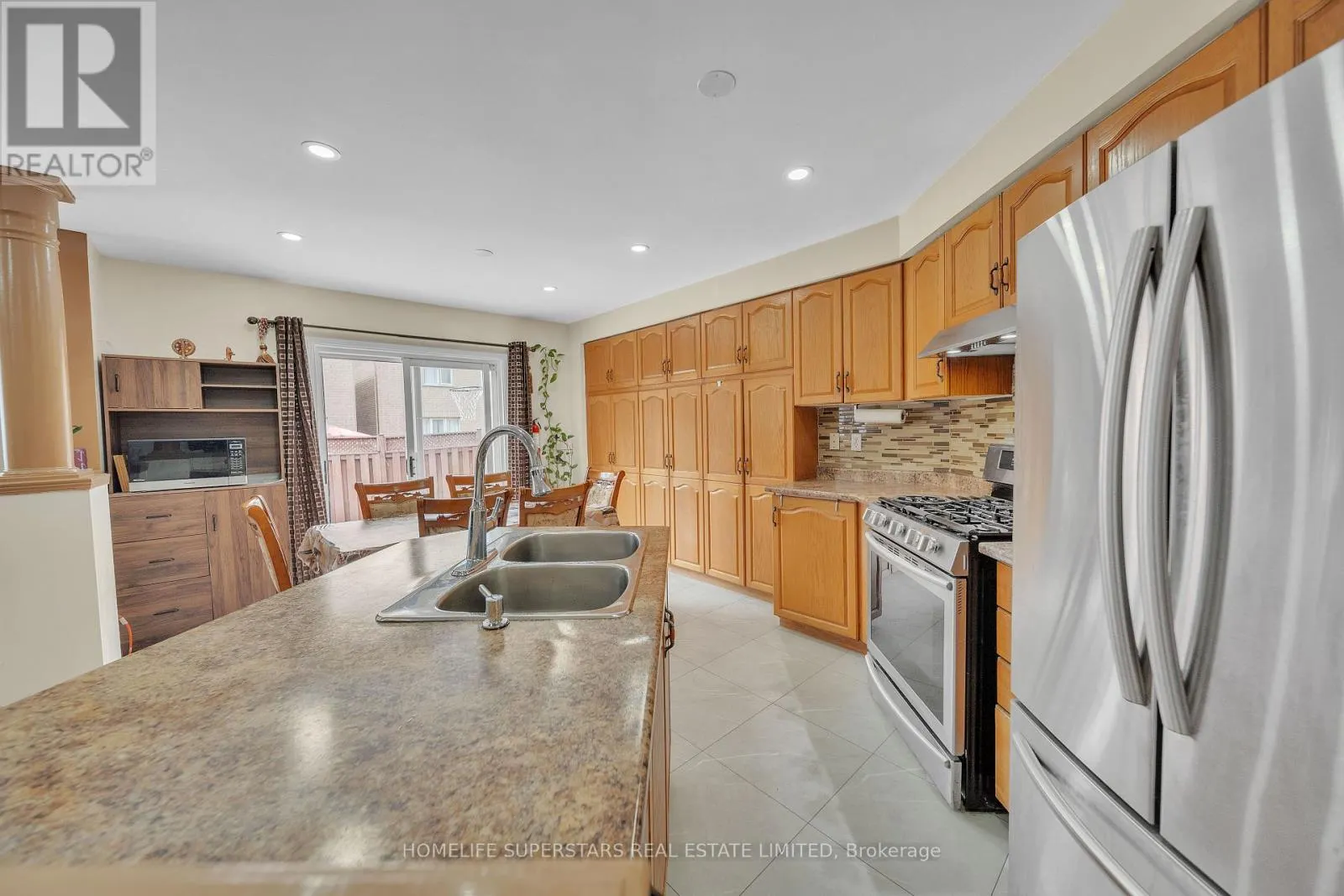 82 JEWEL CRESCENT