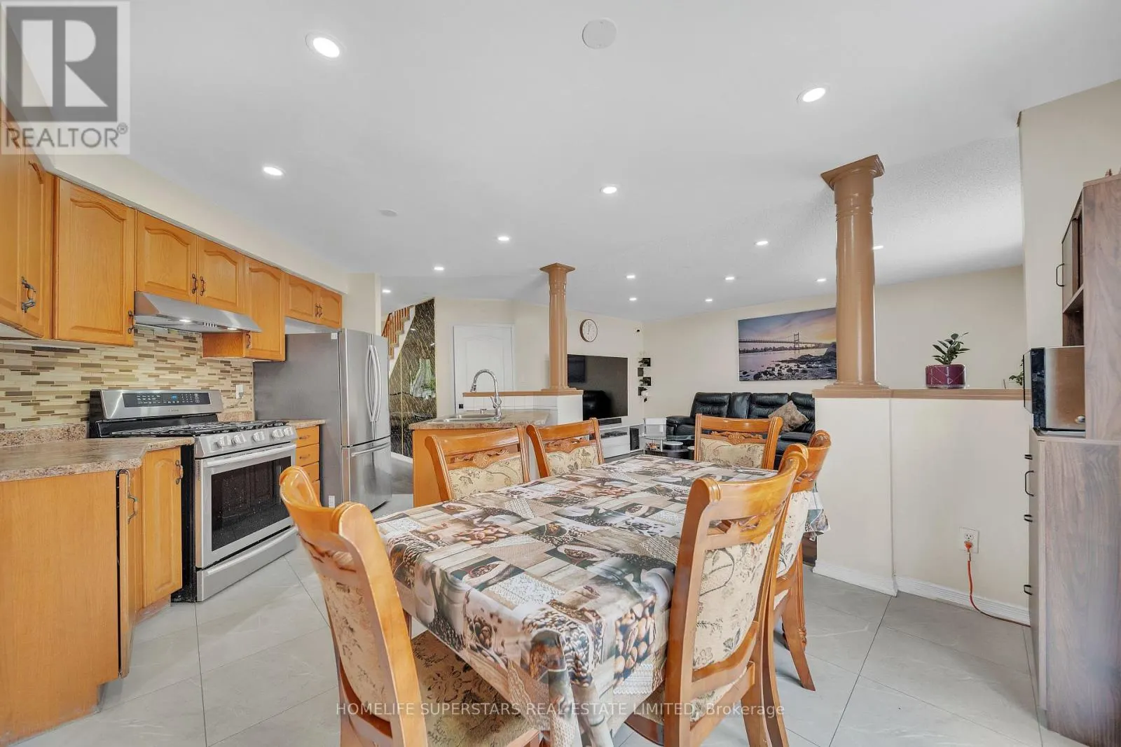 82 JEWEL CRESCENT