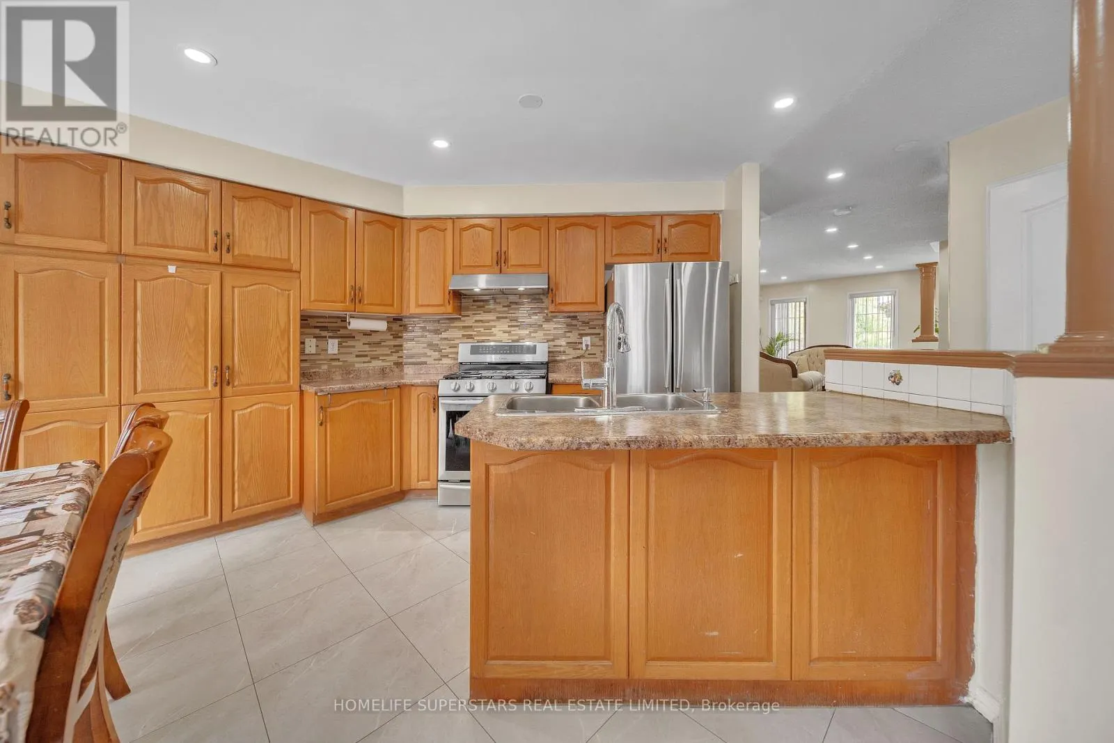 82 JEWEL CRESCENT