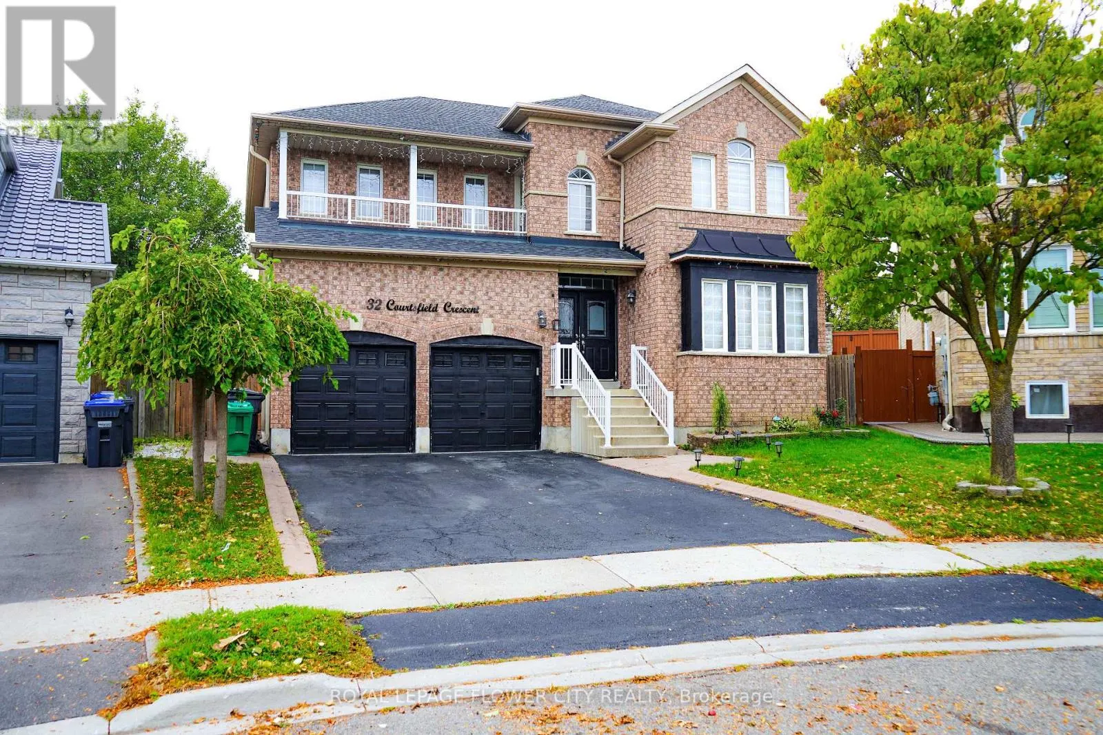 32 COURTSFIELD CRESCENT