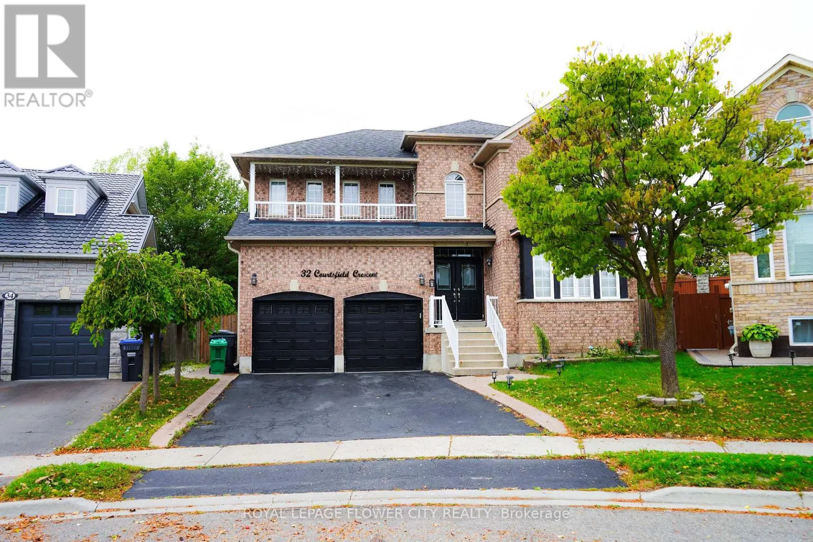 32 COURTSFIELD CRESCENT