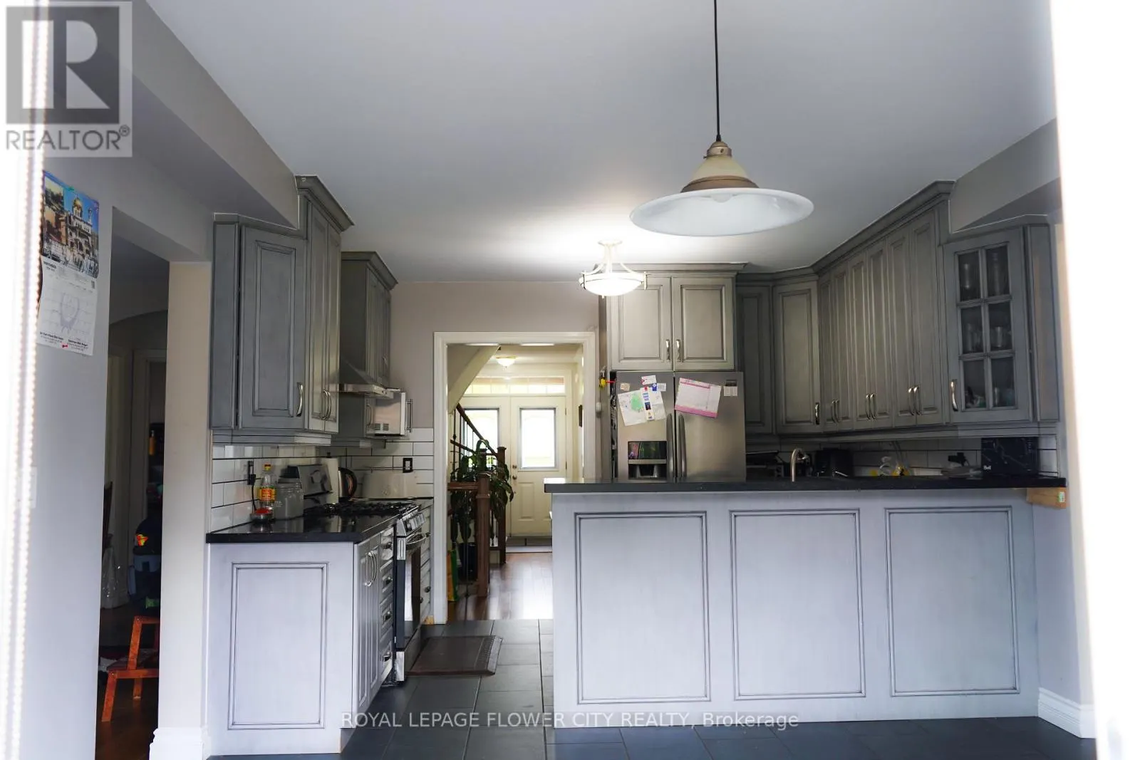 32 COURTSFIELD CRESCENT