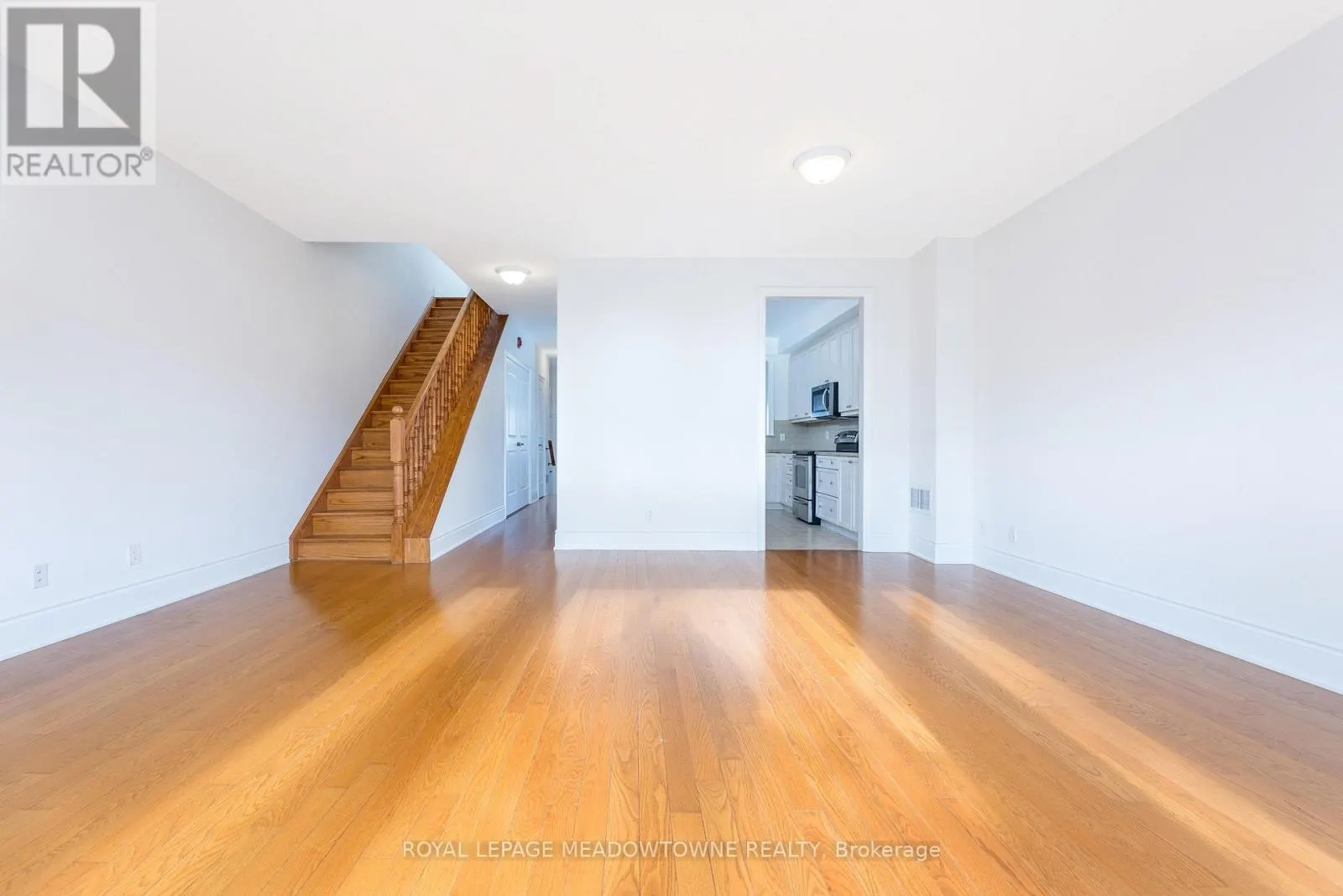 UPPER - 9105 DERRY ROAD W
