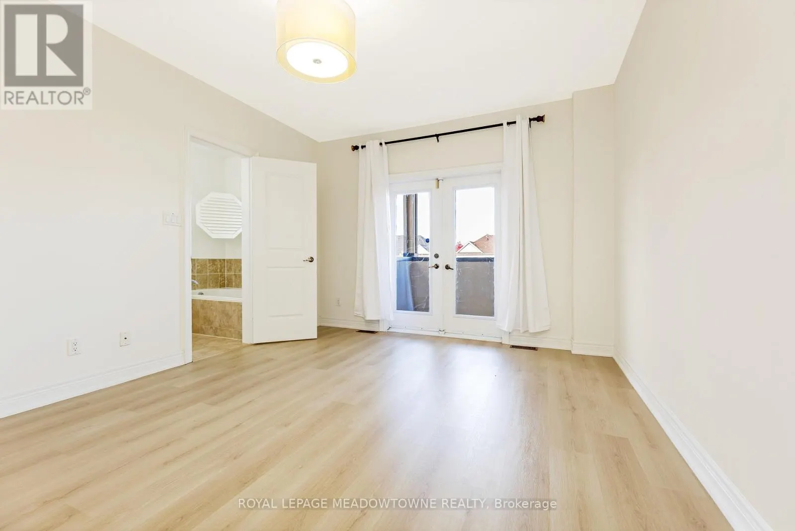 UPPER - 9105 DERRY ROAD W
