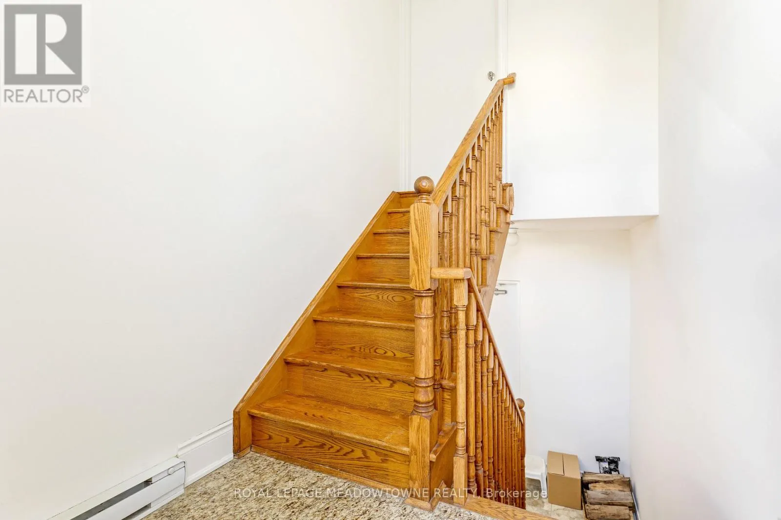 UPPER - 9105 DERRY ROAD W