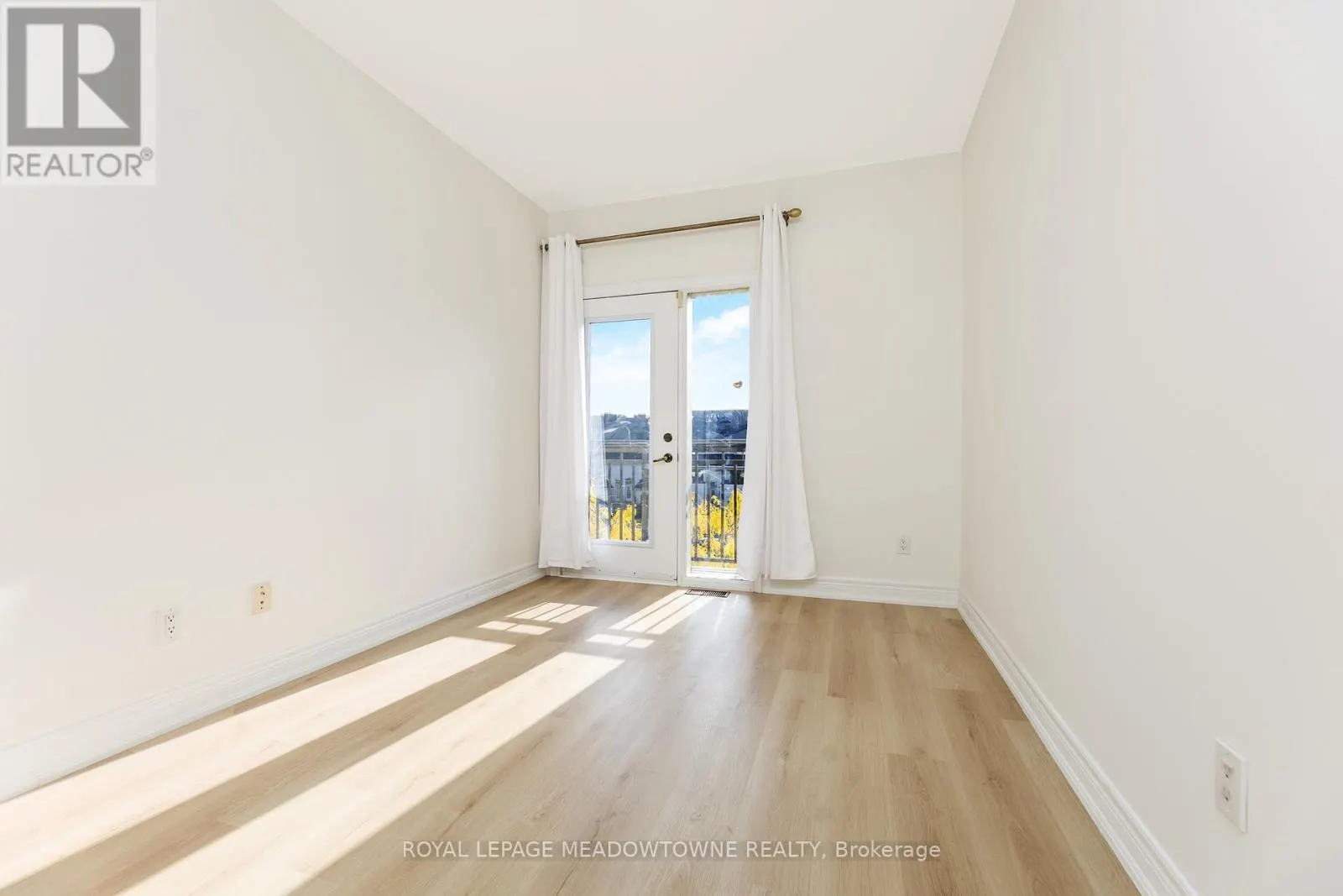 UPPER - 9105 DERRY ROAD W