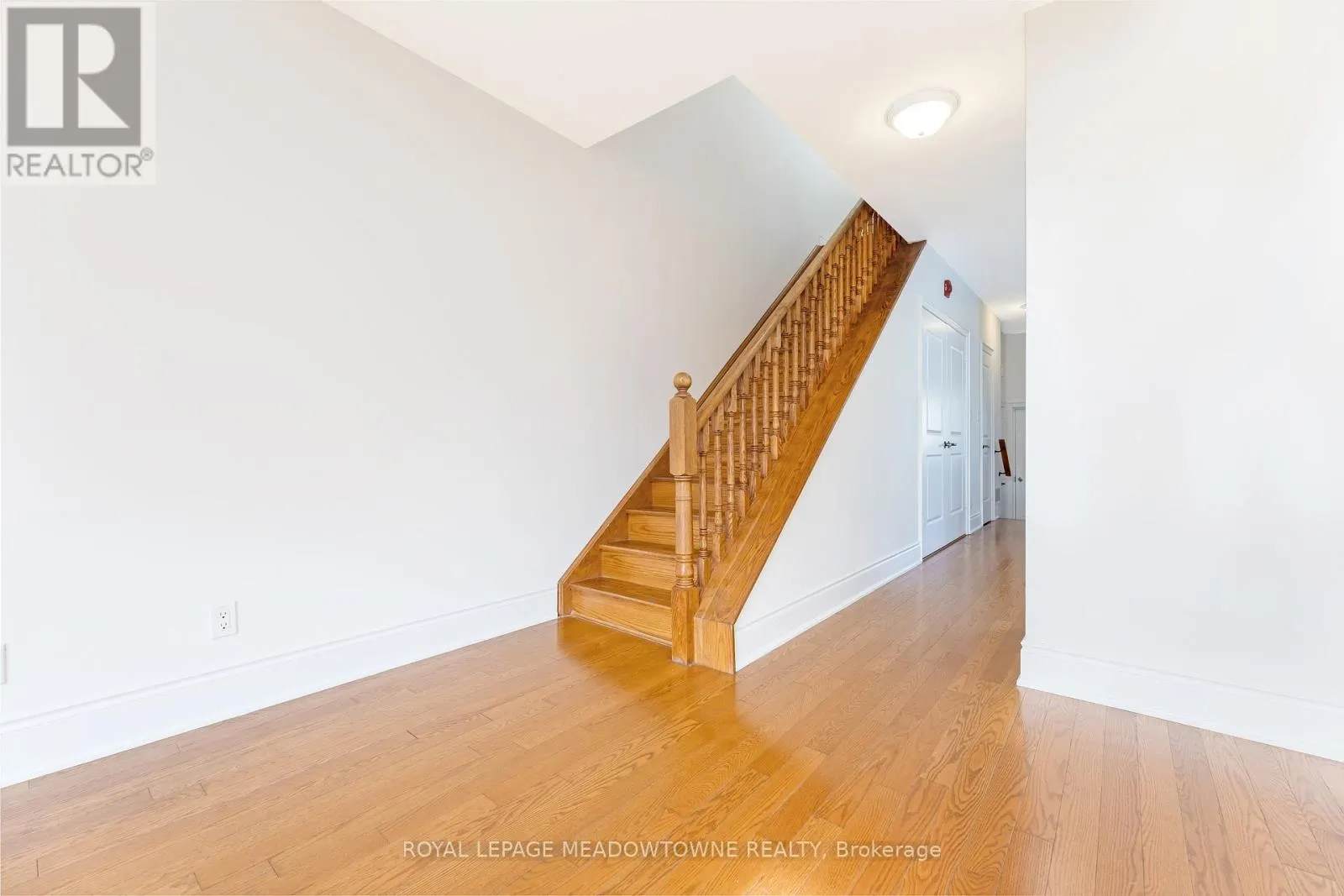 UPPER - 9105 DERRY ROAD W