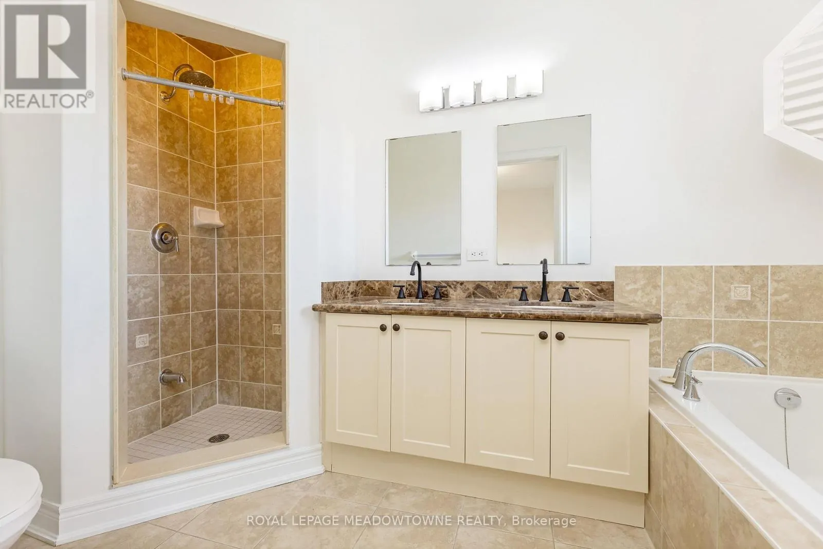 UPPER - 9105 DERRY ROAD W