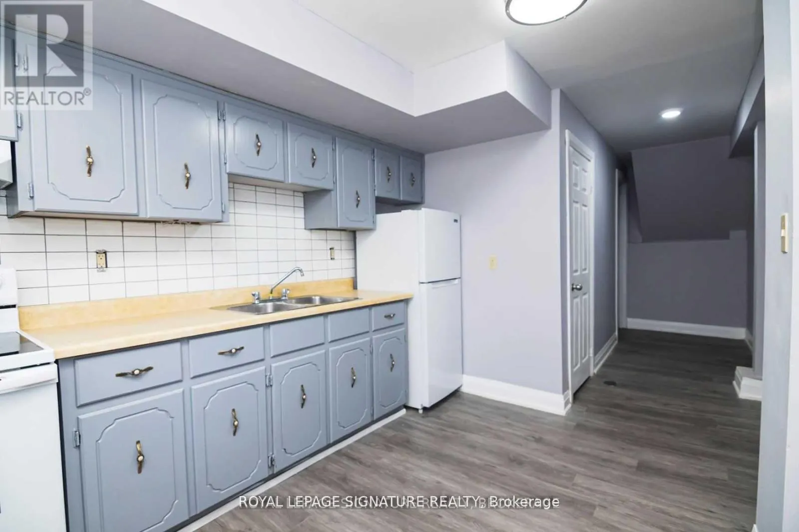 827 STAINTON DRIVE