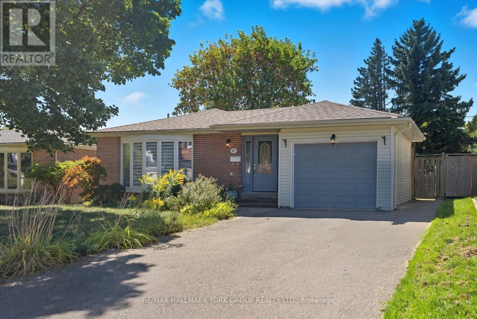 27 BROMLEY CRESCENT