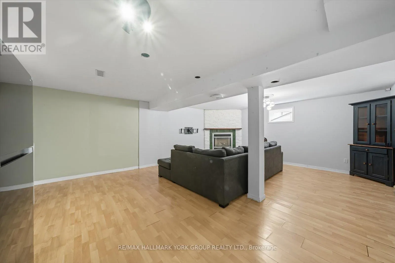 27 BROMLEY CRESCENT