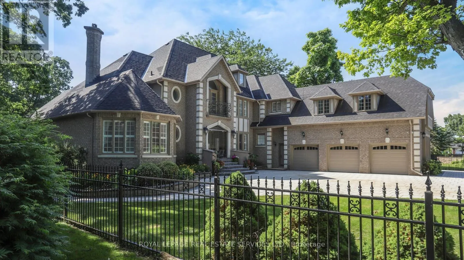 2416 MISSISSAUGA ROAD