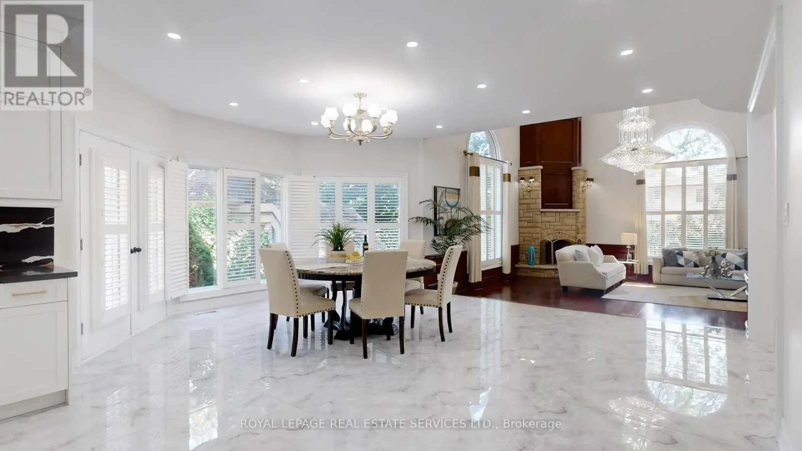 2416 MISSISSAUGA ROAD