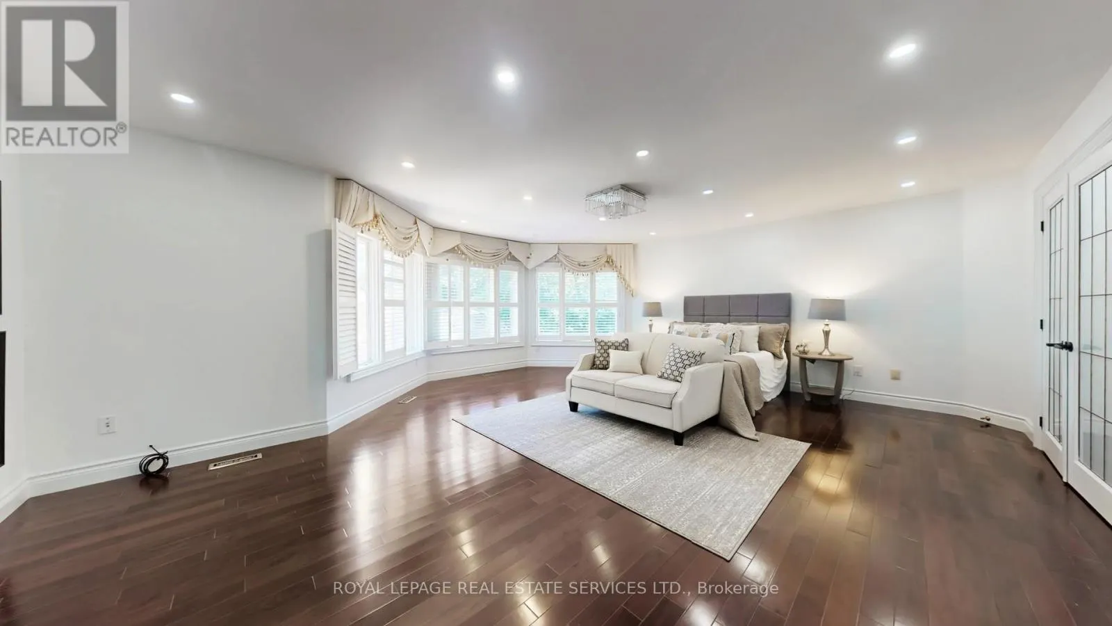 2416 MISSISSAUGA ROAD