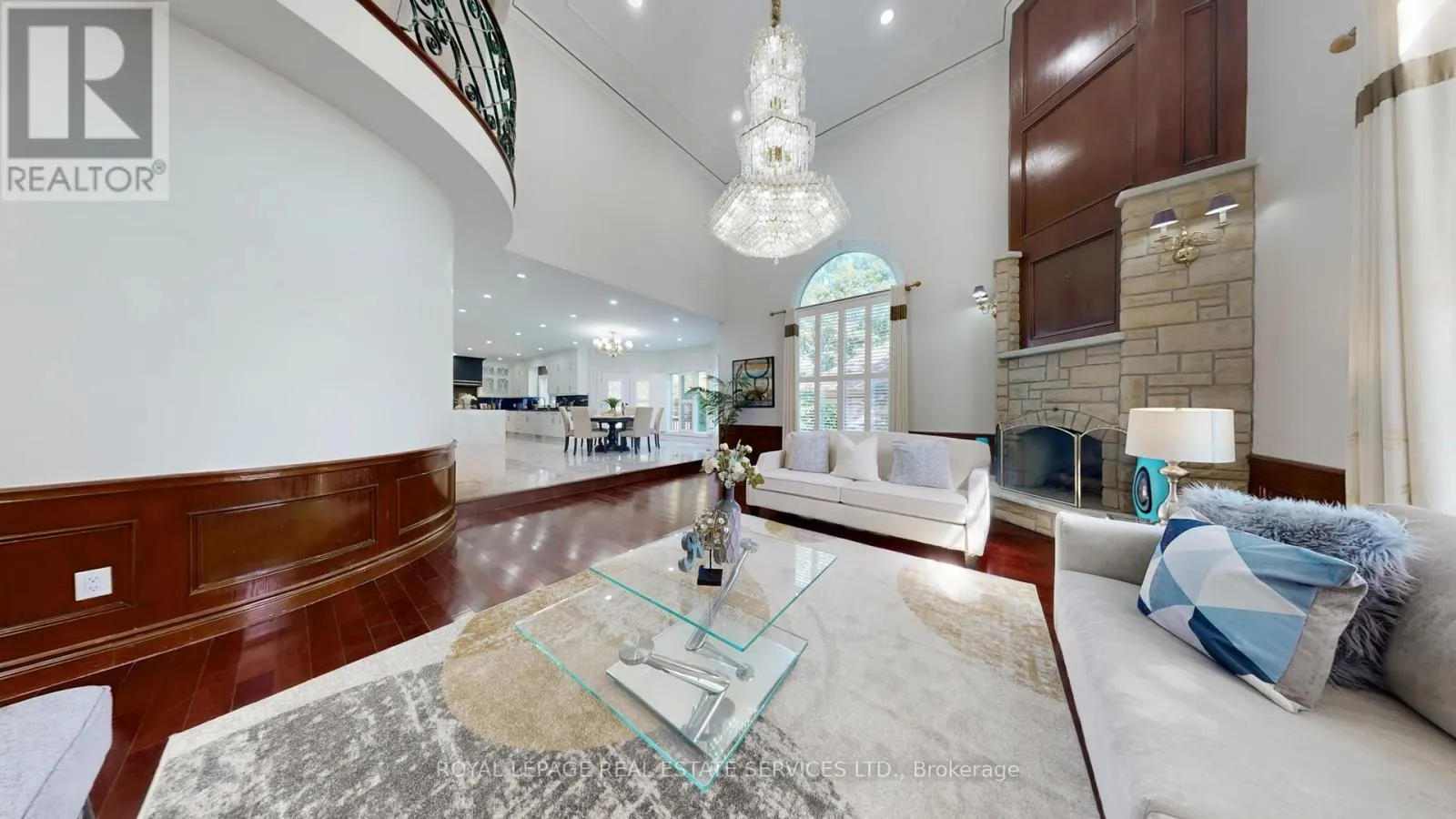 2416 MISSISSAUGA ROAD