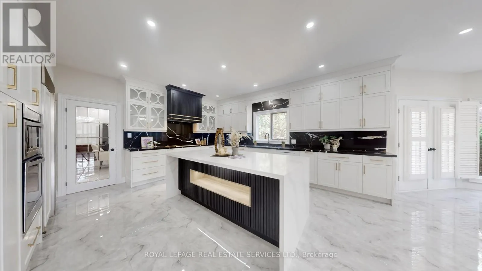 2416 MISSISSAUGA ROAD