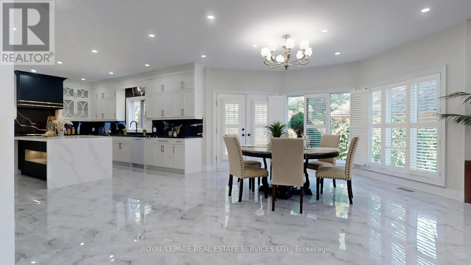 2416 MISSISSAUGA ROAD