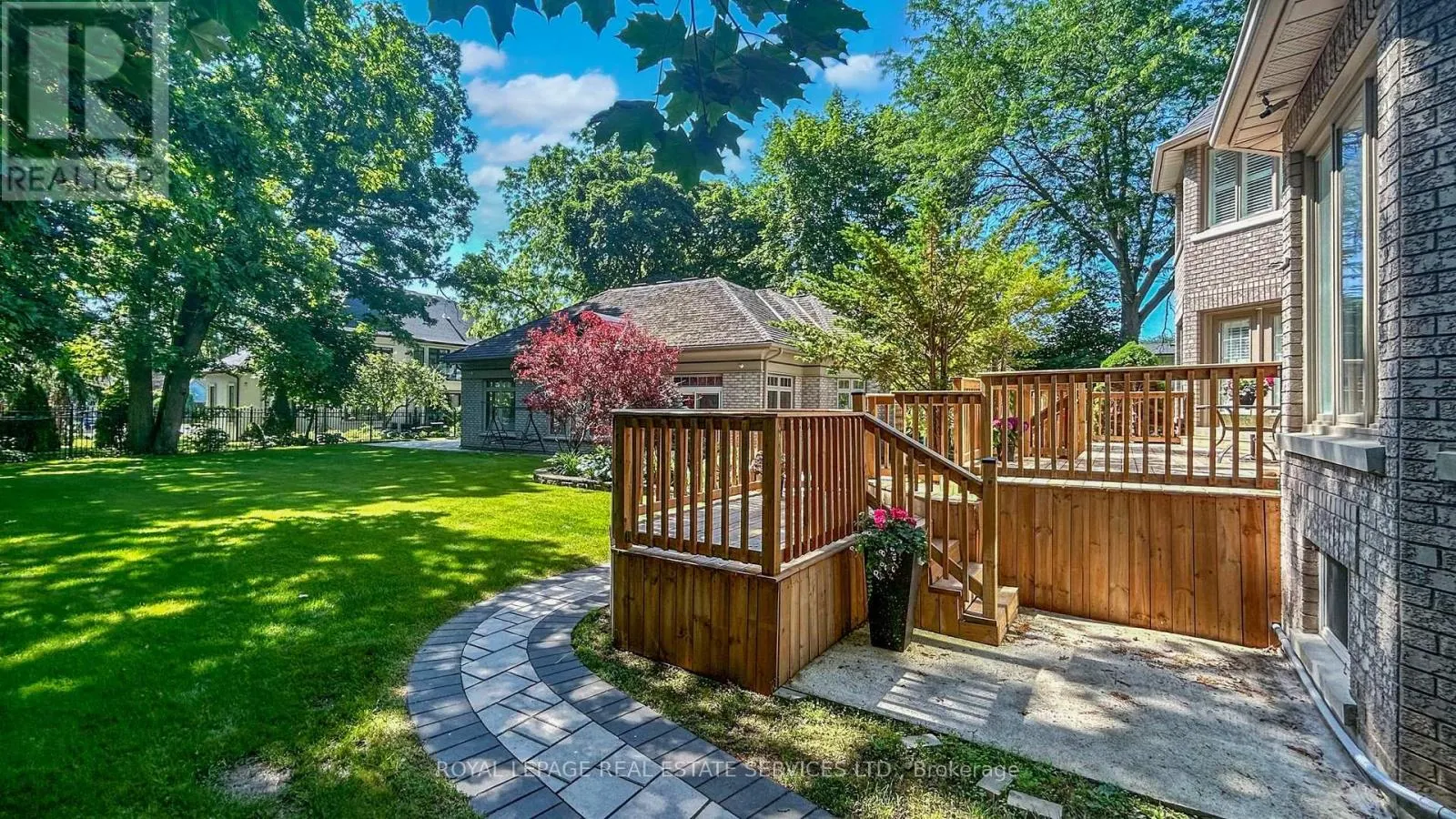 2416 MISSISSAUGA ROAD