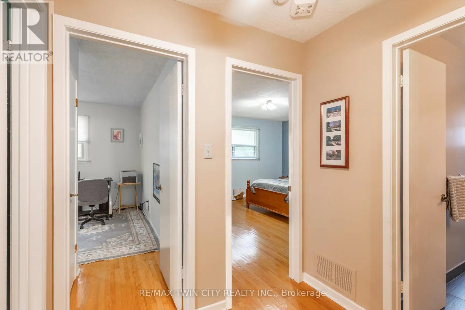 20 MANORCREST STREET