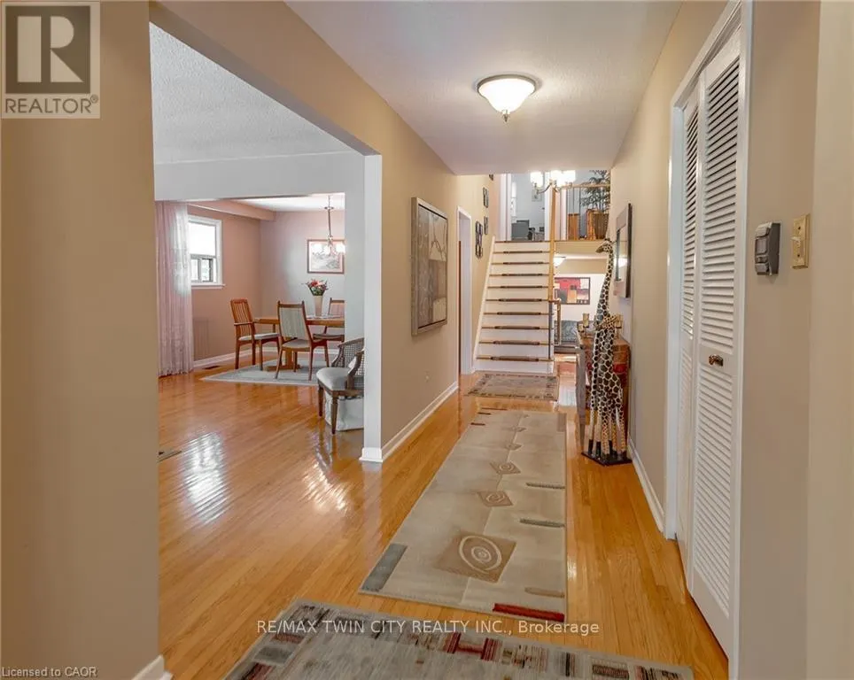 20 MANORCREST STREET