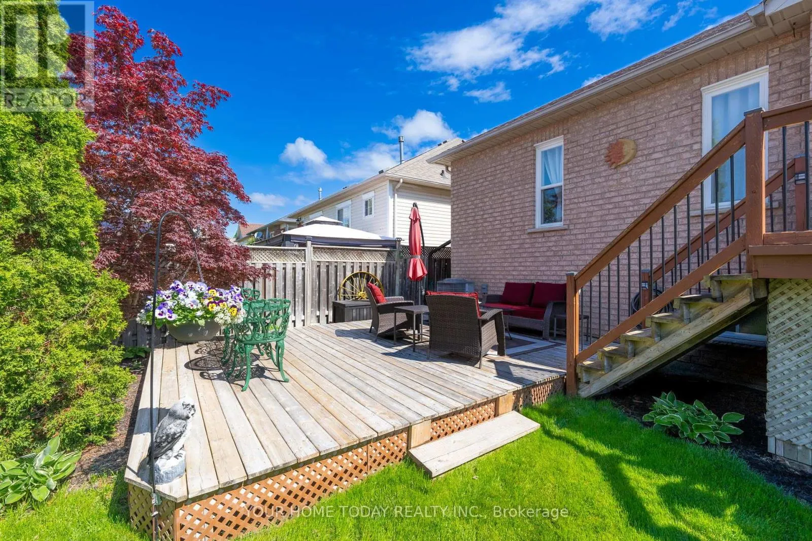 208 VAN SCOTT DRIVE