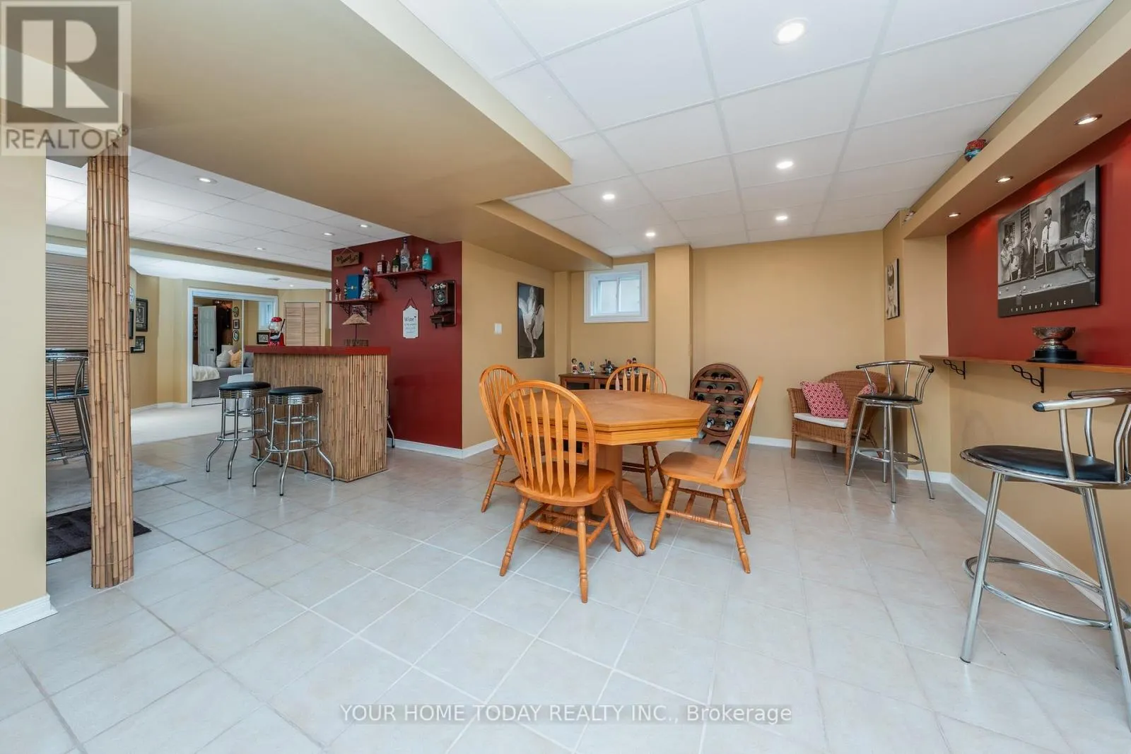 208 VAN SCOTT DRIVE