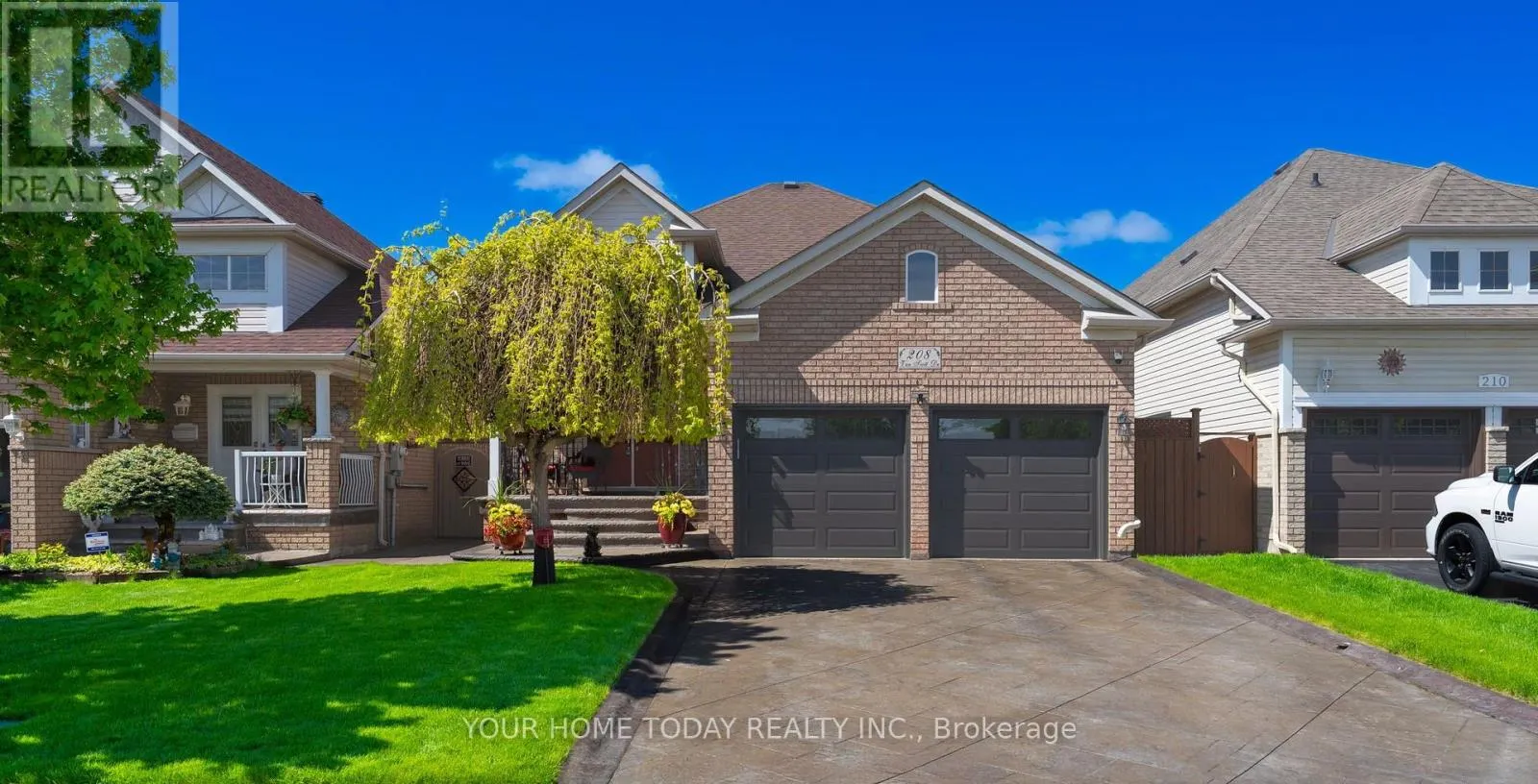 208 VAN SCOTT DRIVE