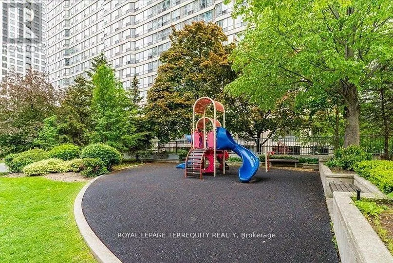 1104 - 1 ELM DRIVE W