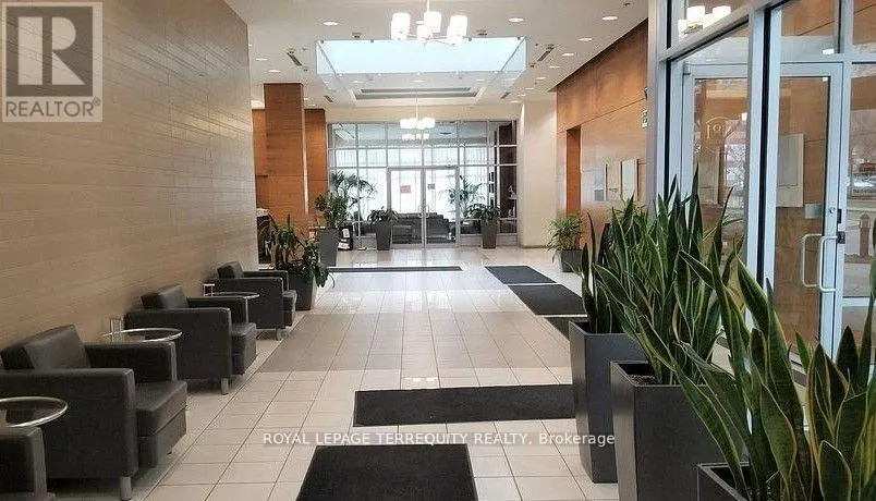 1104 - 1 ELM DRIVE W