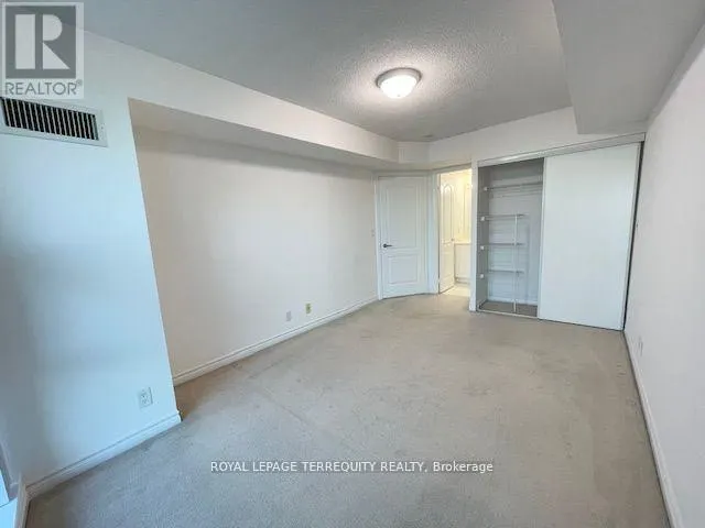 1104 - 1 ELM DRIVE W