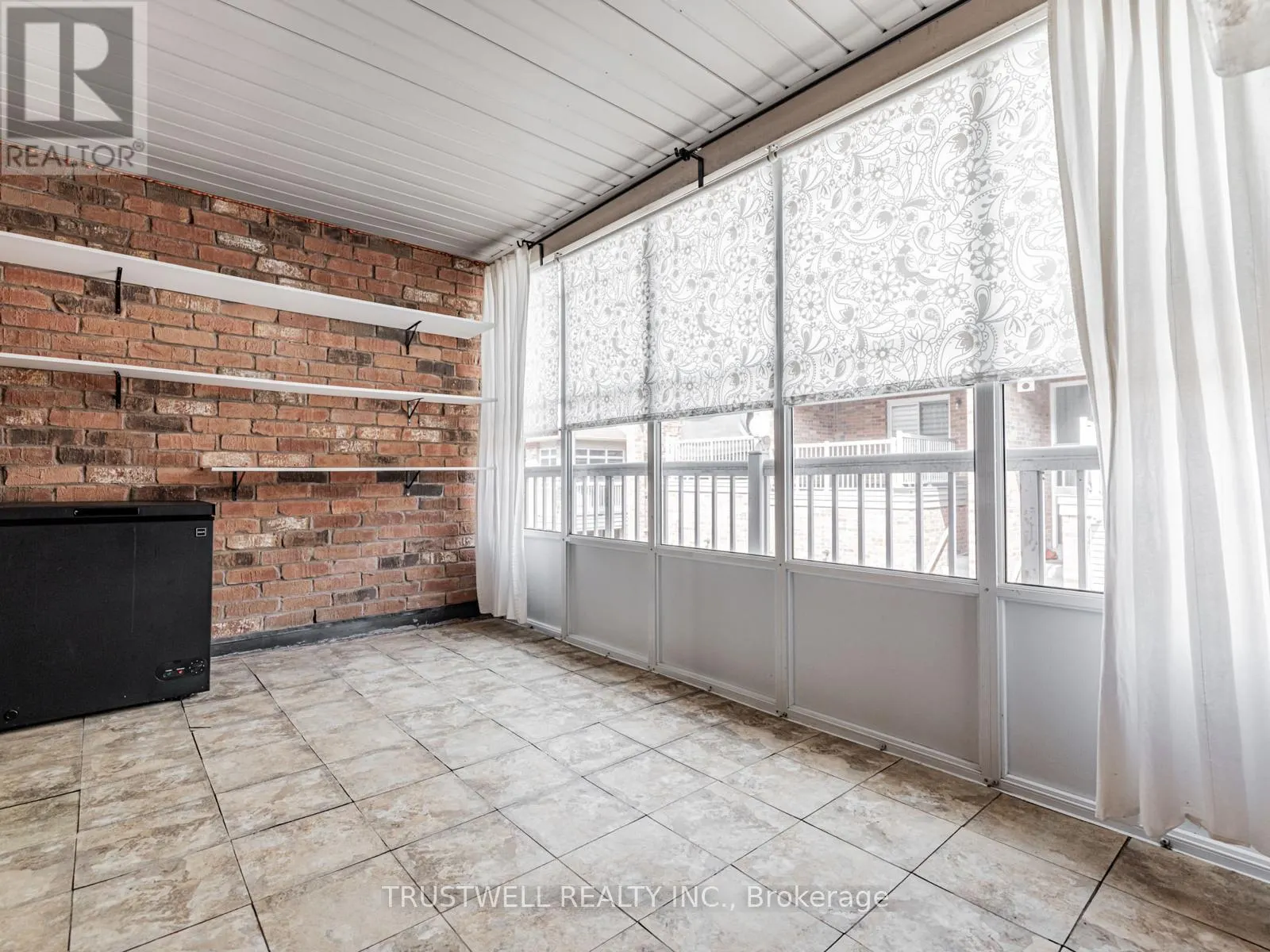127 TORBARRIE ROAD