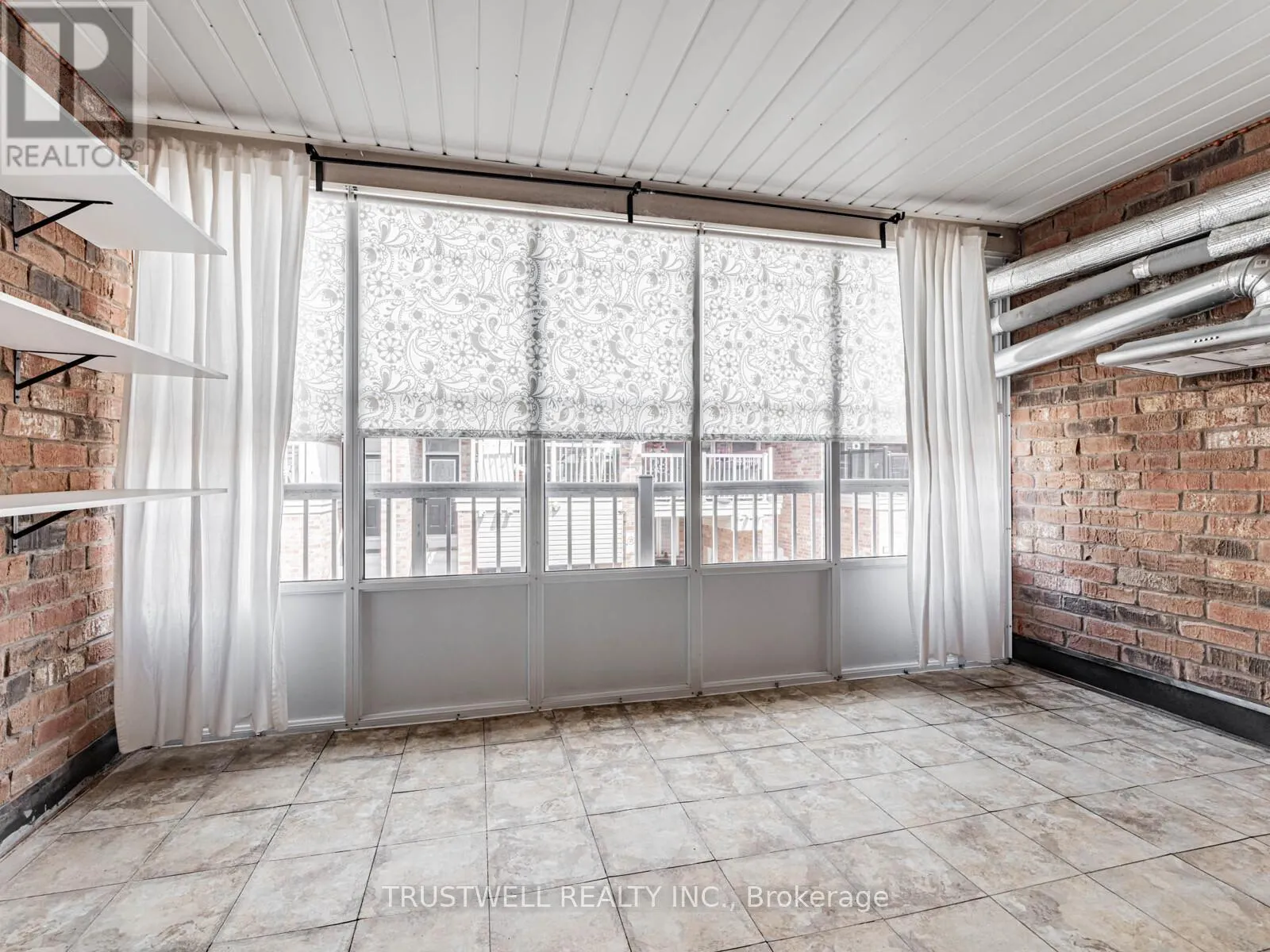 127 TORBARRIE ROAD