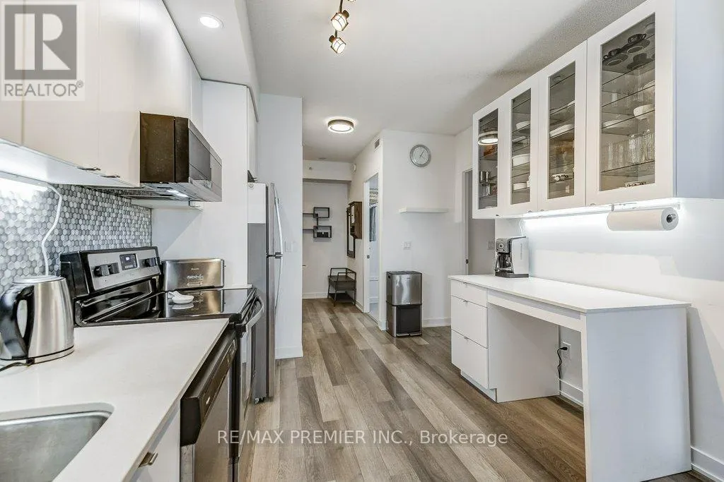 C417 - 5260 DUNDAS STREET