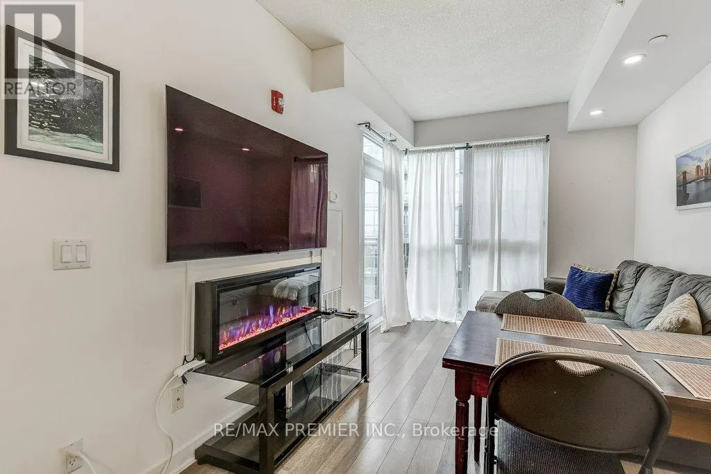 C417 - 5260 DUNDAS STREET