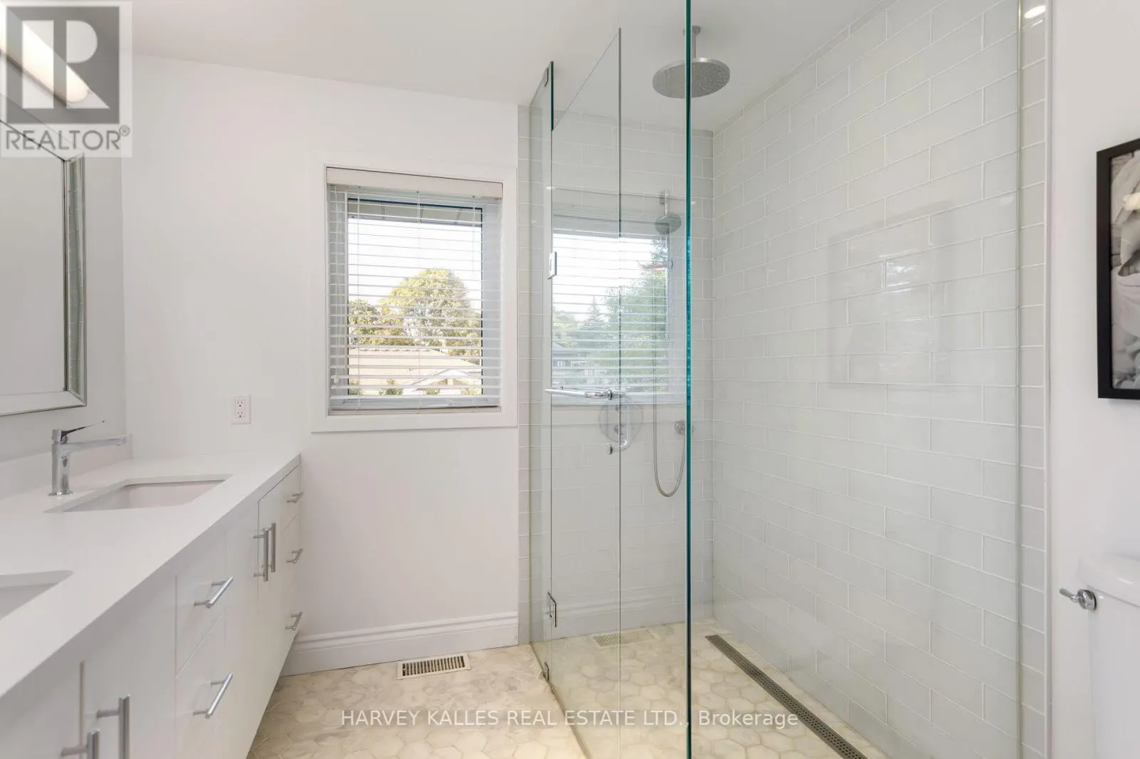 36 RAVENSBOURNE CRESCENT