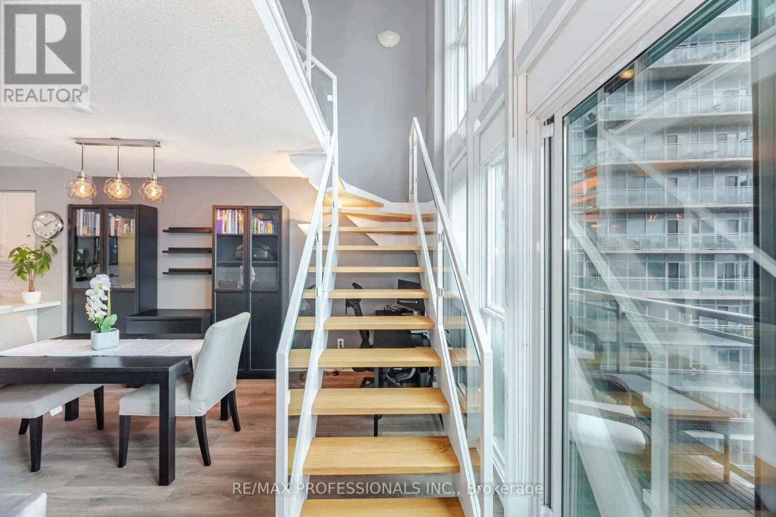 2302 - 155 LEGION ROAD N