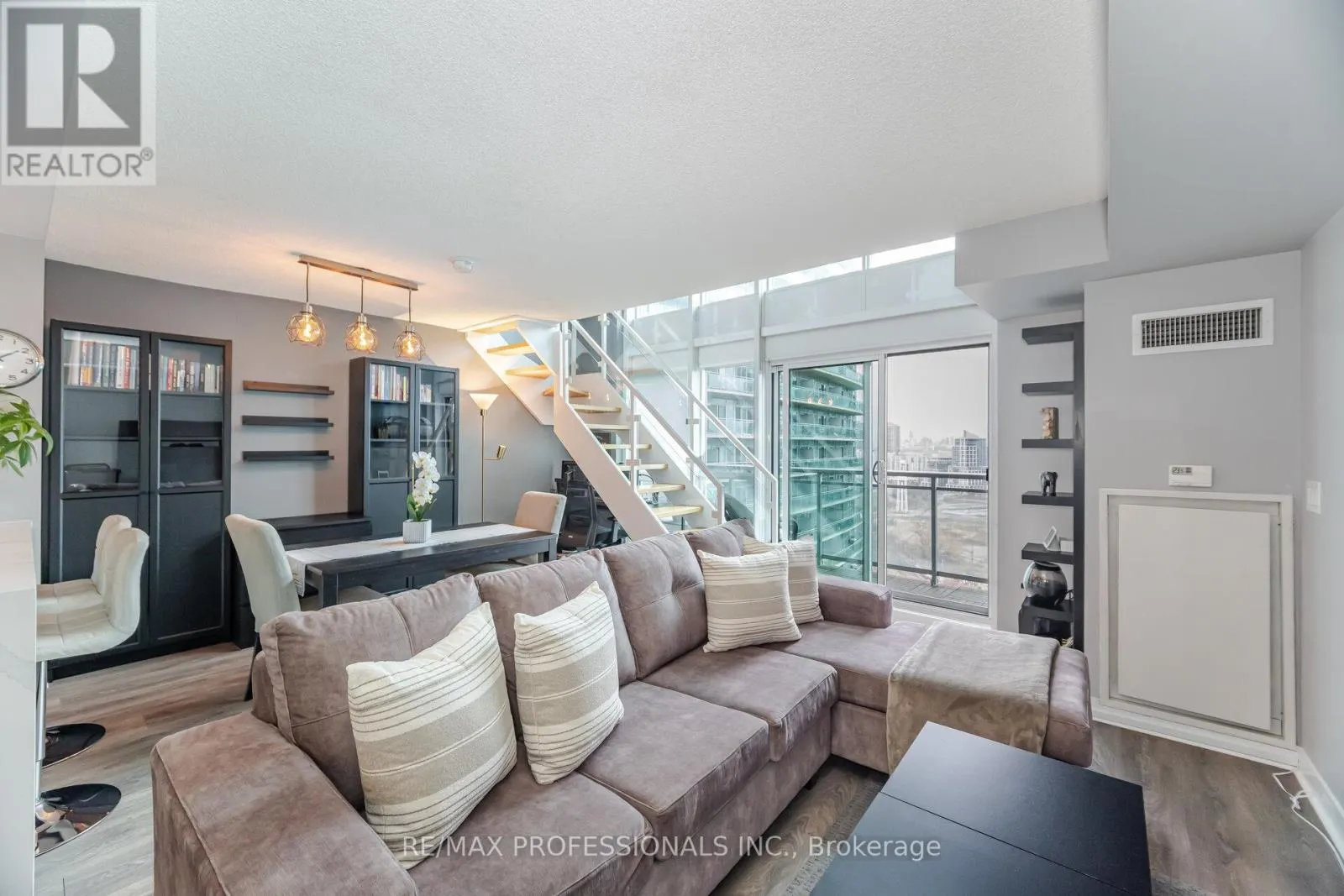 2302 - 155 LEGION ROAD N