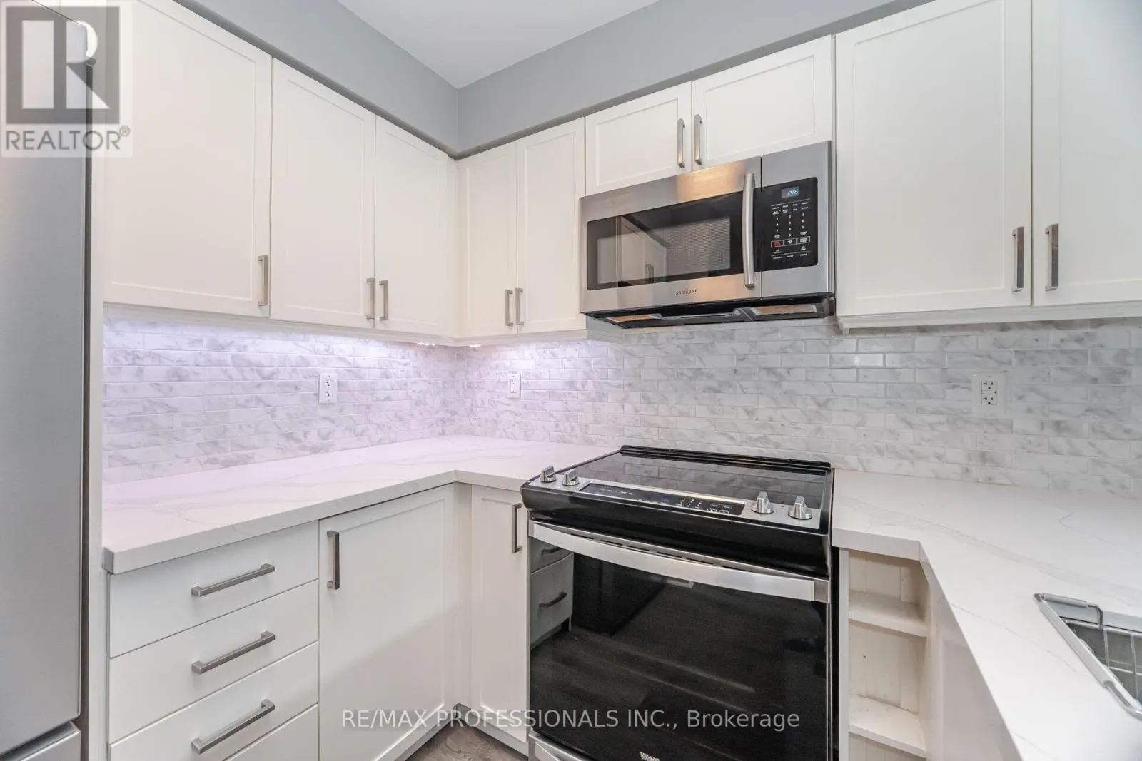 2302 - 155 LEGION ROAD N