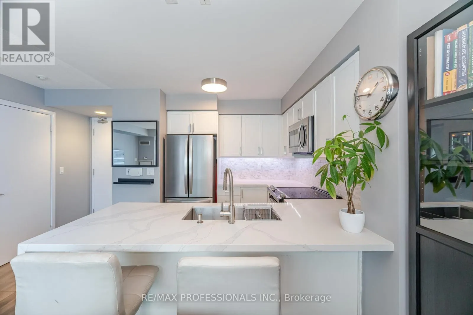 2302 - 155 LEGION ROAD N