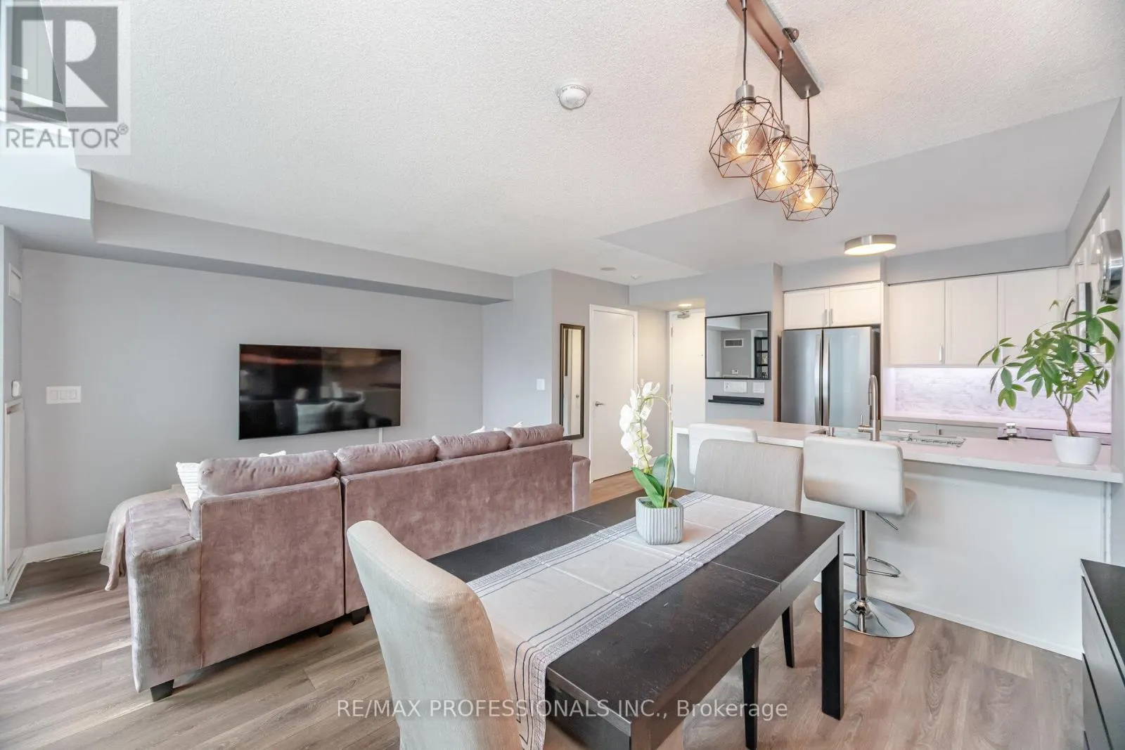 2302 - 155 LEGION ROAD N